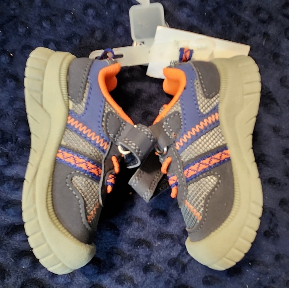 OshKosh B'gosh Other - Oshkosh toddler size 4 sneakers
